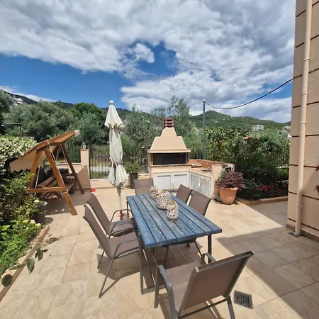 Endless Blue Seaside Villa PalaiónTsiflíkion